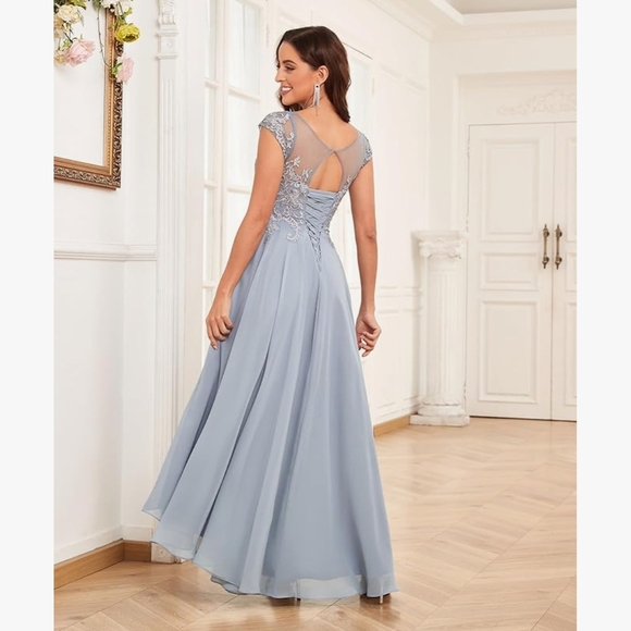 Elegant Tea Length Blue Lace Evening Gown With Pockets - Picture 2 of 7
